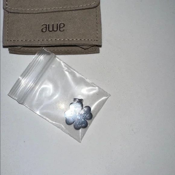 Awe Inspired Sterling Silver Green Onyx Lucky Clover Boho Necklace Charm Pendant - Picture 4 of 4